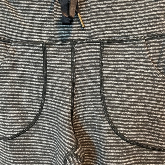 Lululemon size 4 leggings - Picture 7 of 11